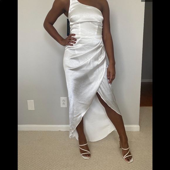 White Fox Boutique Willow Wrap Dress White - Picture 3 of 4